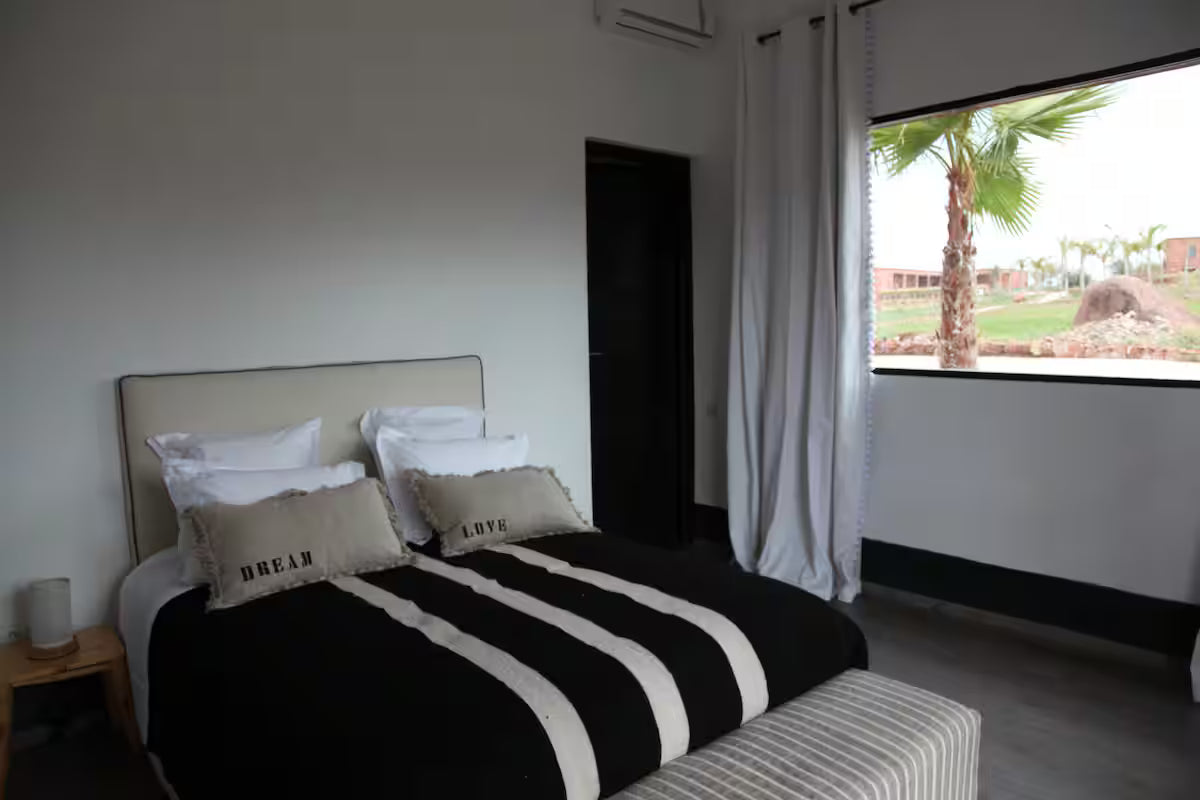 Chambre 5 - (chambre solo) - Lit queen size