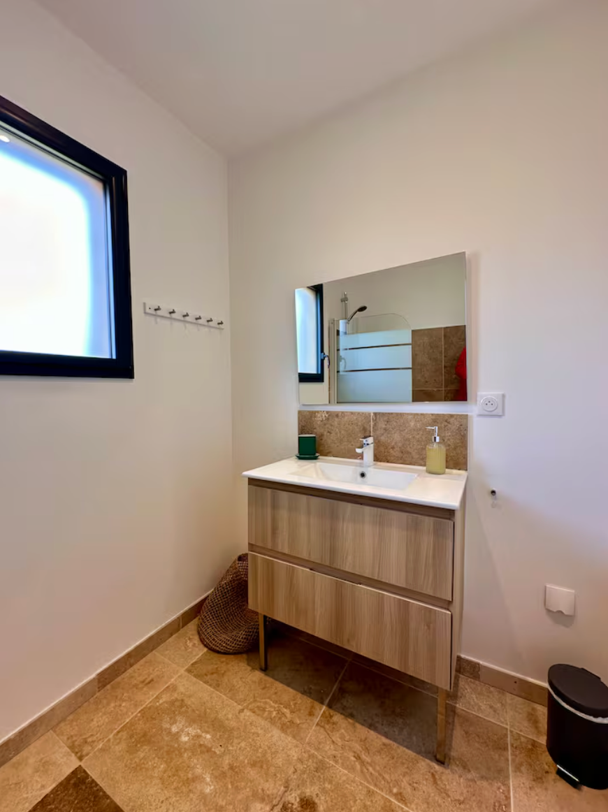 Chambre Nerina – Nymphe marine, clin d’œil à la Méditerranée.