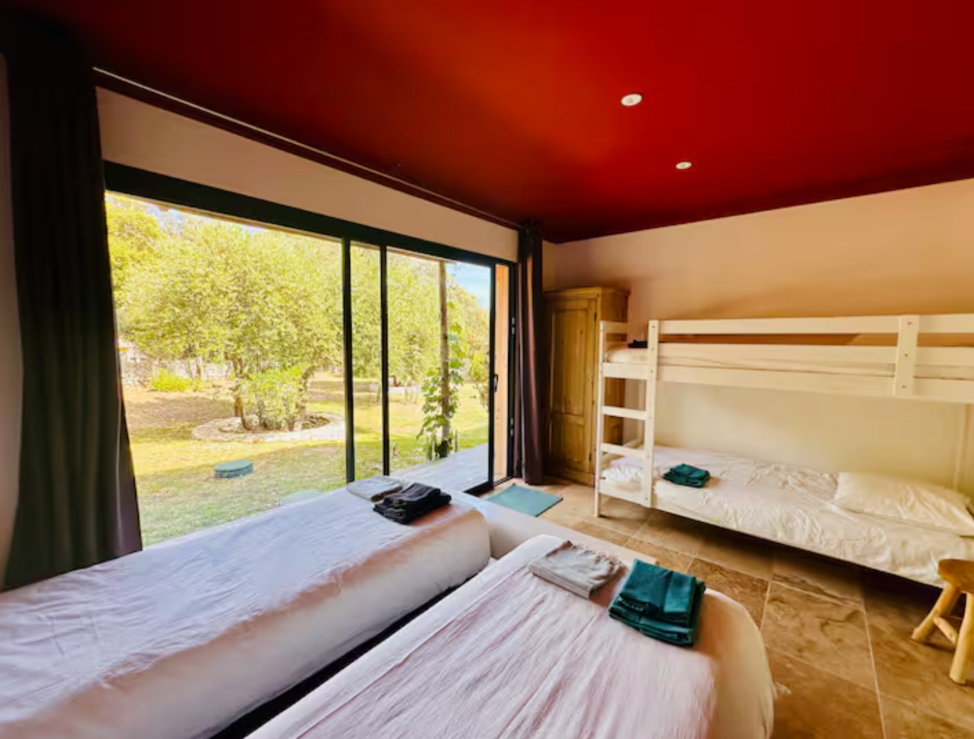 Chambre Eterna - Connexion profonde à soi, hors du temps.