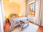 Chambre lit double beige